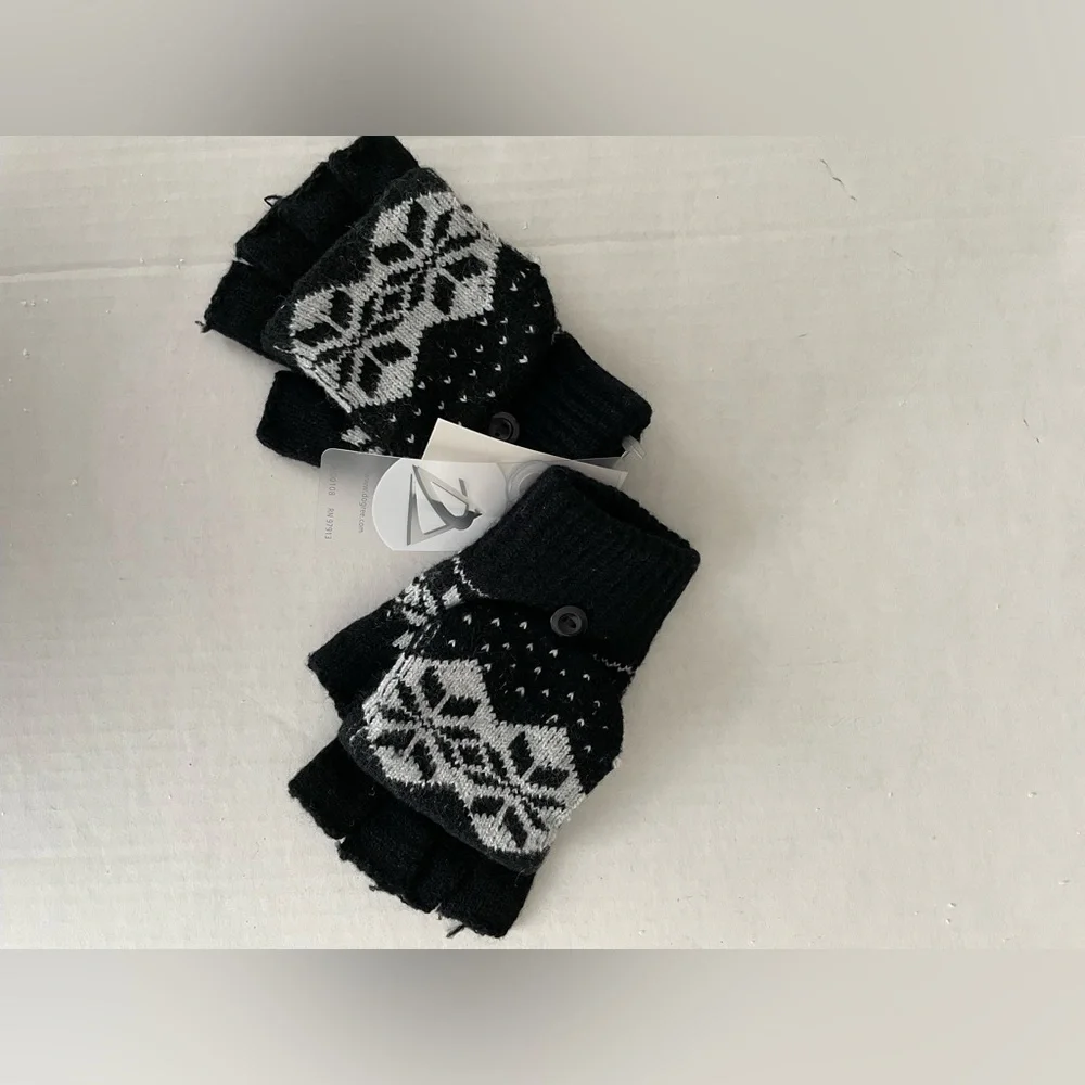 Girls Black Gray Jacquard Knit Glittens with Buttons